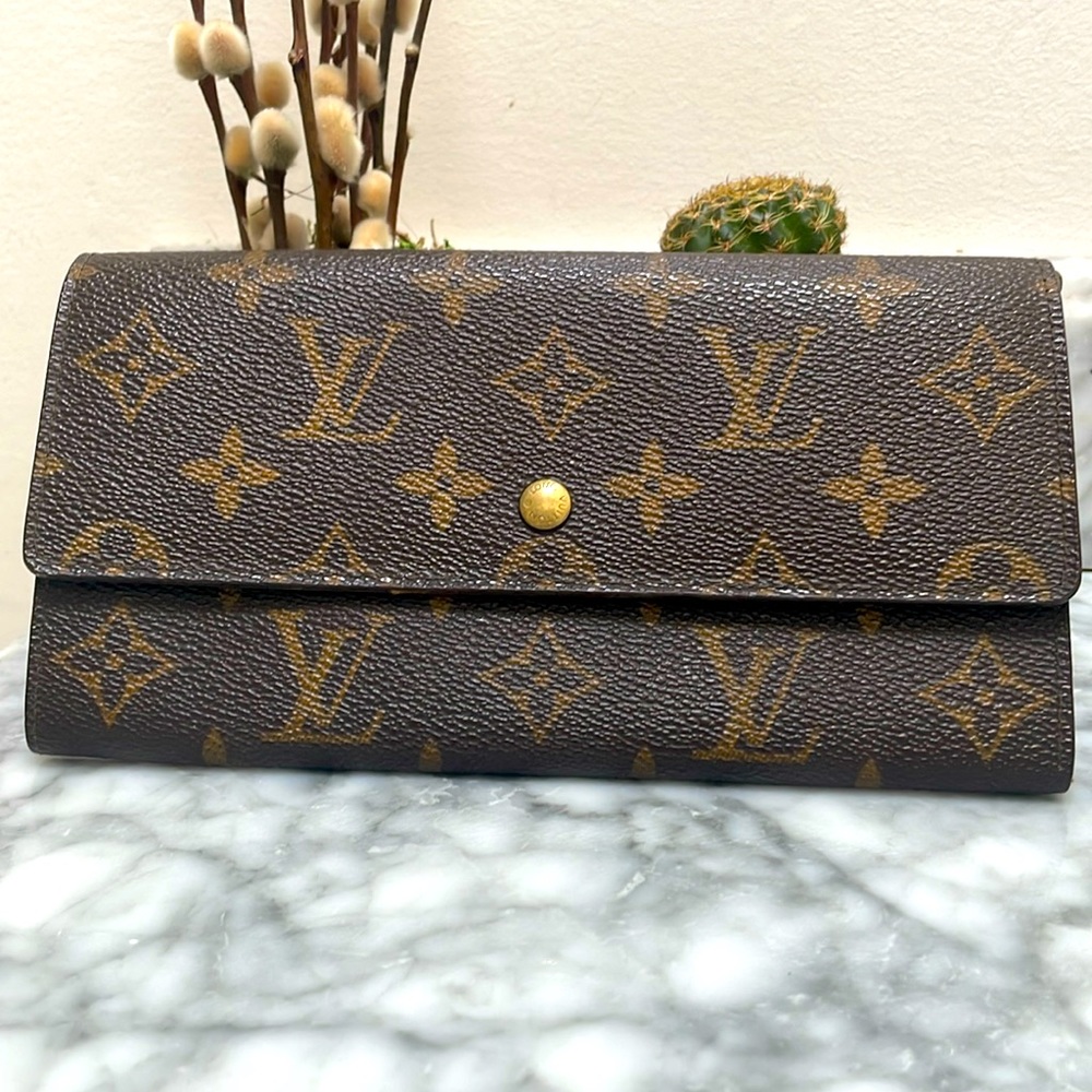 💯 Louis Vuitton VINTAGE monogram Sarah Portfolio bifold wallet!